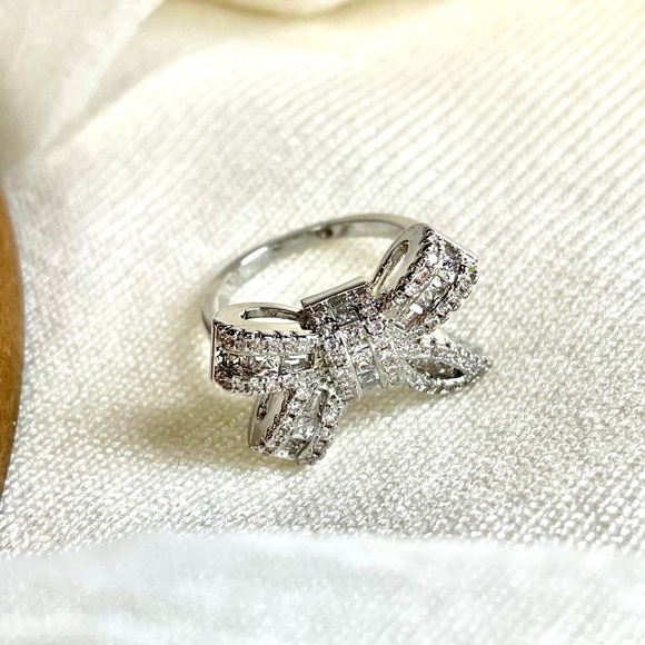 Bow Ring 💍 - Picture 3 of 3